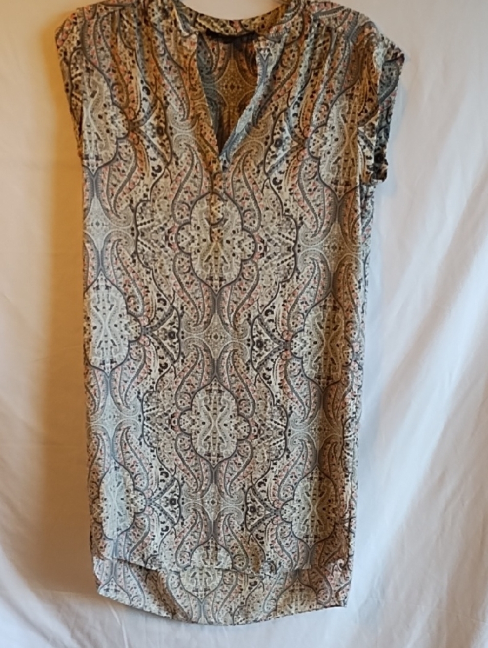 BCBGMaxAzria Beige Paisley Shift Dress with Black and Blush Accents